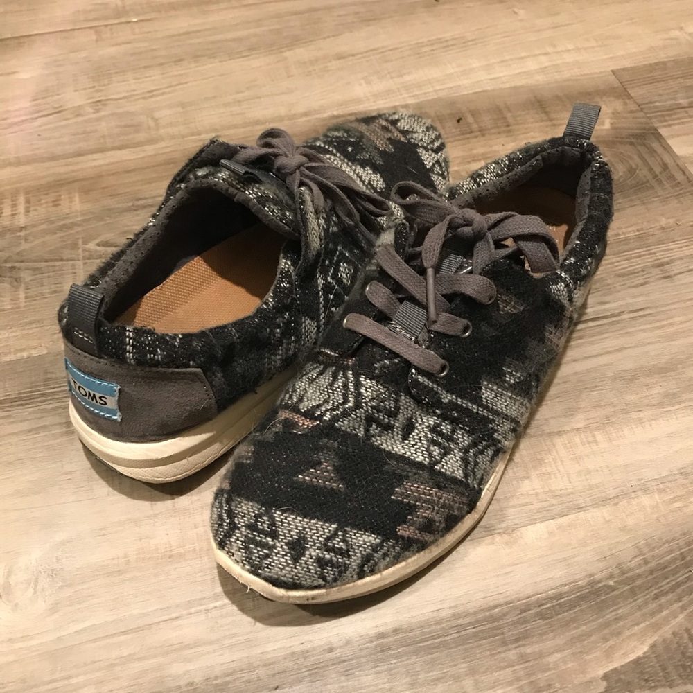 Women’s Toms